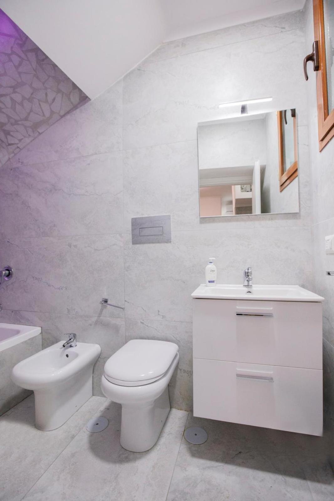 B&B Le Stanze Di Aurora Napoli Bagian luar foto