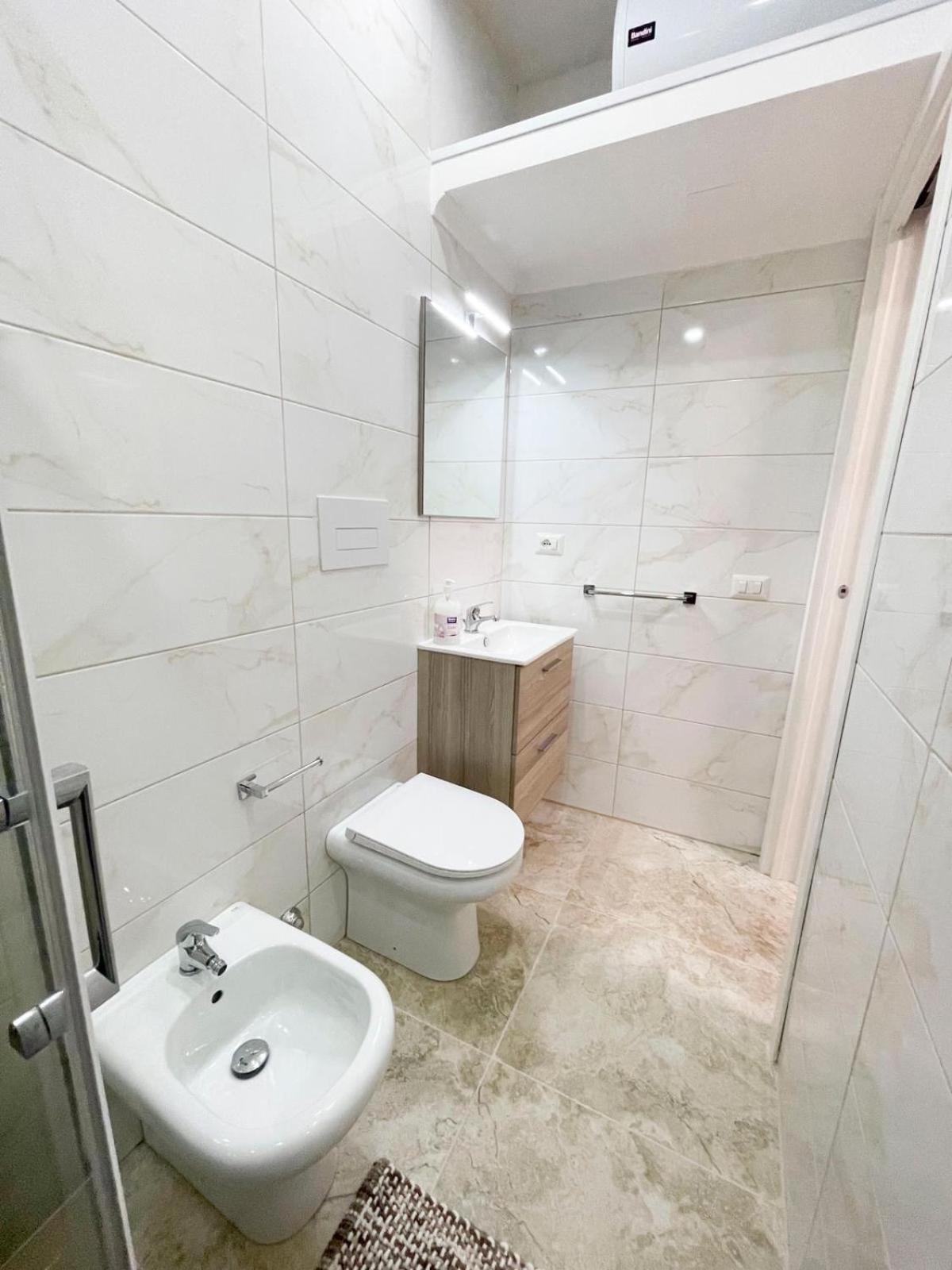 B&B Le Stanze Di Aurora Napoli Bagian luar foto